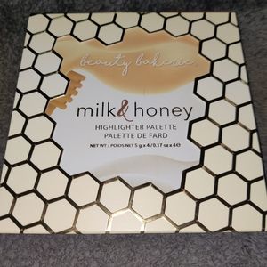 Milk & Honey highlighter pallette